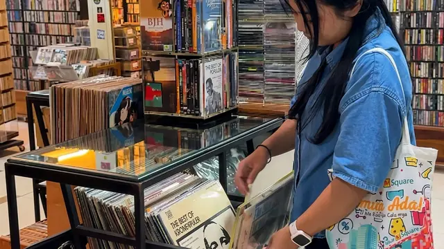 Rekomendasi Tempat Beli Vinyl dan Kaset Lawas