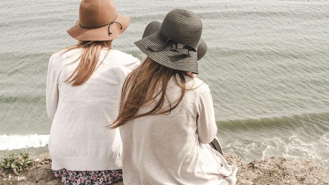 6 Arti Mimpi Bertemu Teman Lama yang Sudah Meninggal, Pertanda Baik?