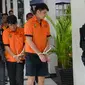 Polisi menghadirkan artis peran Aulia Farhan saat rilis kasus narkoba di Polda Metro Jaya, Jumat (21/2/2020). Aulia Fahran ditangkap Direktorat Narkoba Polda Metro Jaya di Hotel Amaris, Jakarta pada Kamis, 20 Februari 2020 saat tengah menunggu pesanan sabu dari rekannya. (merdeka.com/Imam Buhori)