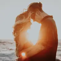 Zodiak Scorpio akan sangat memperjuangkan cintanya/copyright: unsplash/christiana rivers