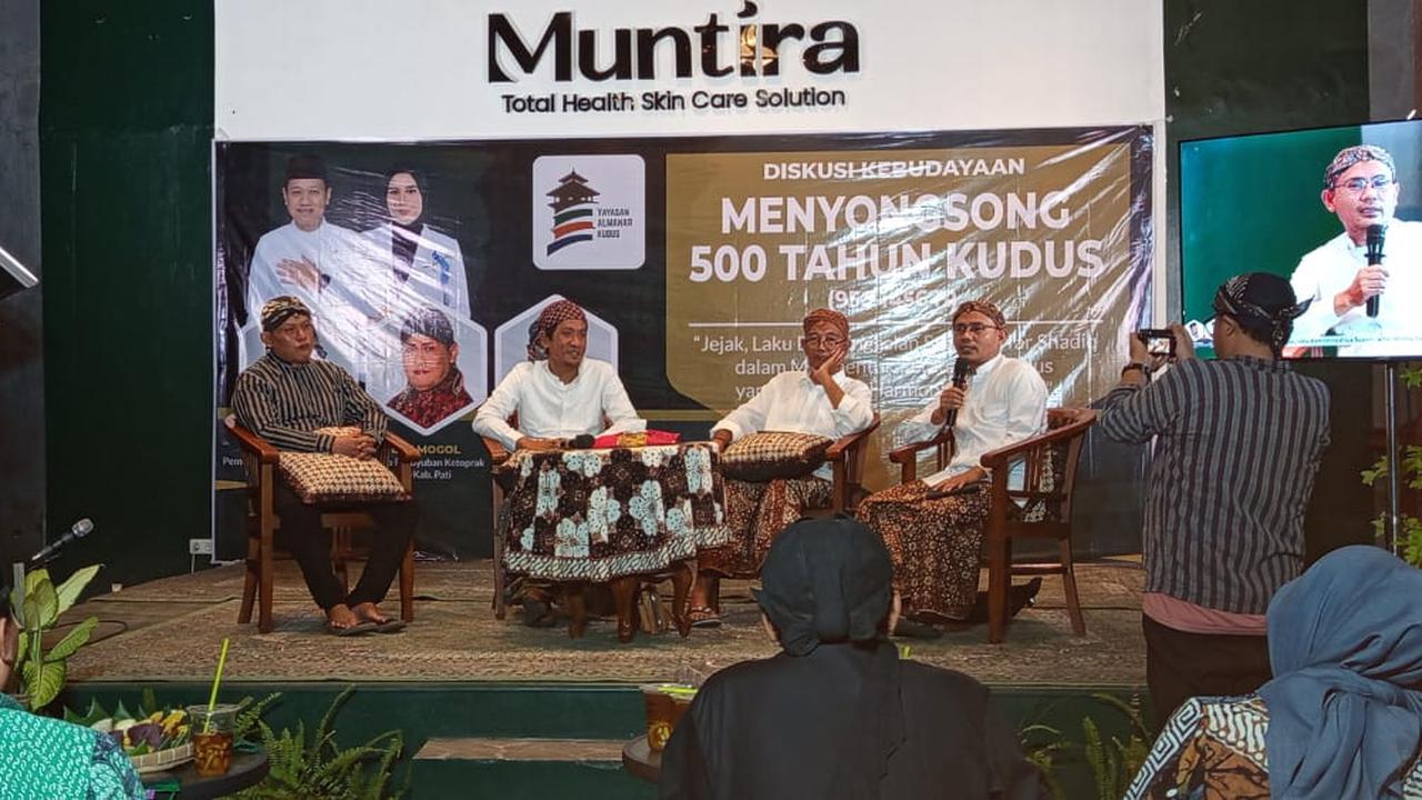 Suasana diskusi budaya “Menyongsong 500 Tahun Kudus 956-1456 Hijriyah, Jejak Laku Syaikh Jafar Shadiq dalam Membentuk Peradaban Kudus yang Sejahtera, Harmoni, dan Takwa”. (Liputan6.com/Arief Pramono)
