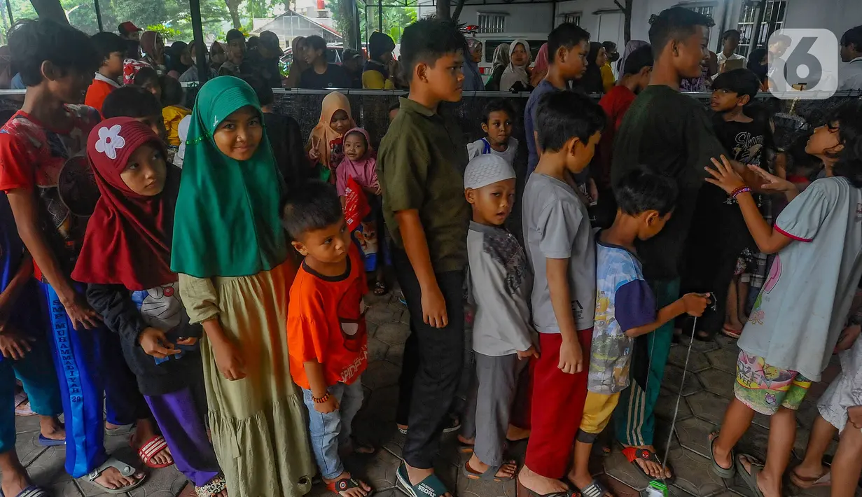 Untuk kegiatan tersebut, Masjid Wihdatul Ummah mendapat dana dari sumbangan warga sekitar. (merdeka.com/Arie Basuki)