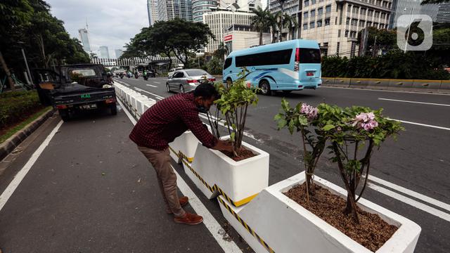 Jalur Sepeda di Jalan Sudirman-Thamrin Mulai Dipermanenkan