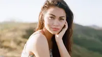 Seksinya Ariel Tatum Berambut Basah