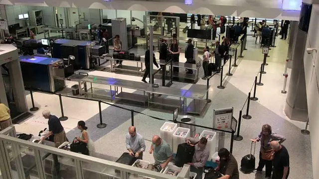 Efek Kebijakan Trump, Sejarawan Terkenal Nyaris Dideportasi