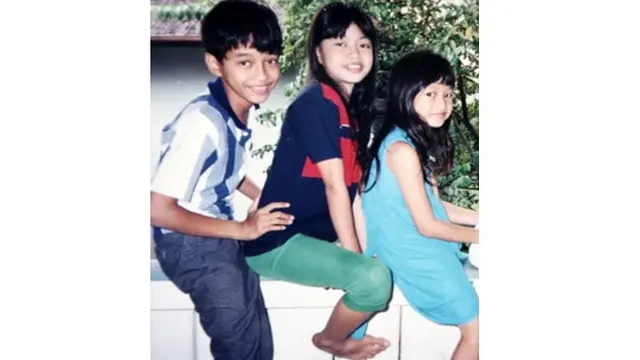 6 Foto Lawas Adly Fairuz dari Kecil Hingga Remaja, Curi Perhatian