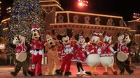 Jangan lewatkan kemeriahan perayaan Natal yang sesungguhnya hanya di Hong Kong Disneyland. (Foto: Disneyland.dok)