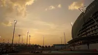 Sirkuit Yas Marina di Uni Emirat Arab akan menggelar seri terakhir F1 2017, GP Abu Dhabi, pada 24-26 November. (Bola.com/Twitter/F1)