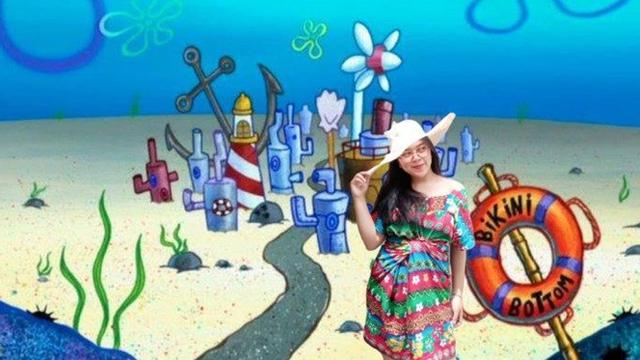 Wanita Ini Minta Fotonya Diedit di Pantai, 5 Hasilnya Bikin Geleng Kepala