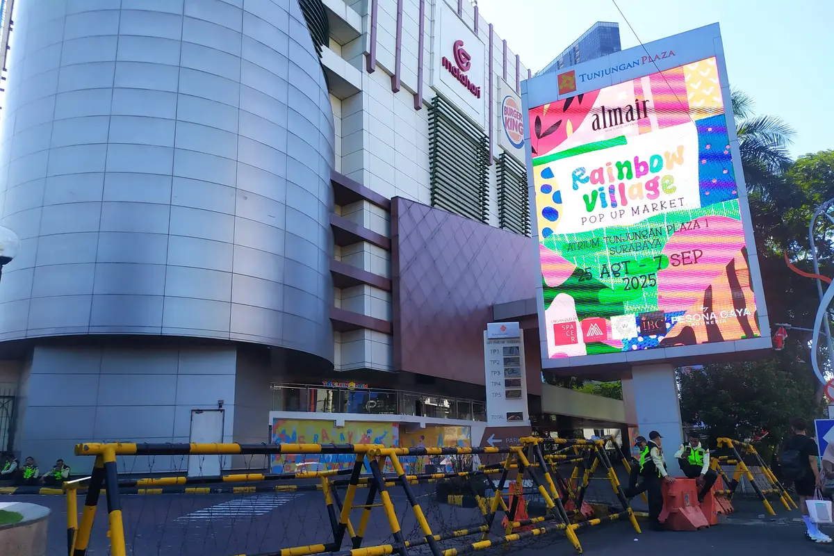 Tunjungan Plaza tutup imbas demo berujung ricuh di Surabaya