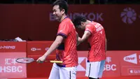 Aksi ganda putra Indonesia, Mohammad Ahsan/Hendra Setiawan, pada semifinal BWF World Tour Finals 2022 di Nimiburt Arena, Bangkok, Thailand, Sabtu (10/12/2022). (PBSI)