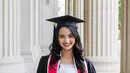 Sabrina Anggraini, istri Belva Devara akhirnya menyelesaikan studi S2 di salah satu kampus bergengsi dunia yang ada di Amerika, Massachusetts Institute of Technolgy (MIT). [Foto: sabrinaanggraini/belvadevara].