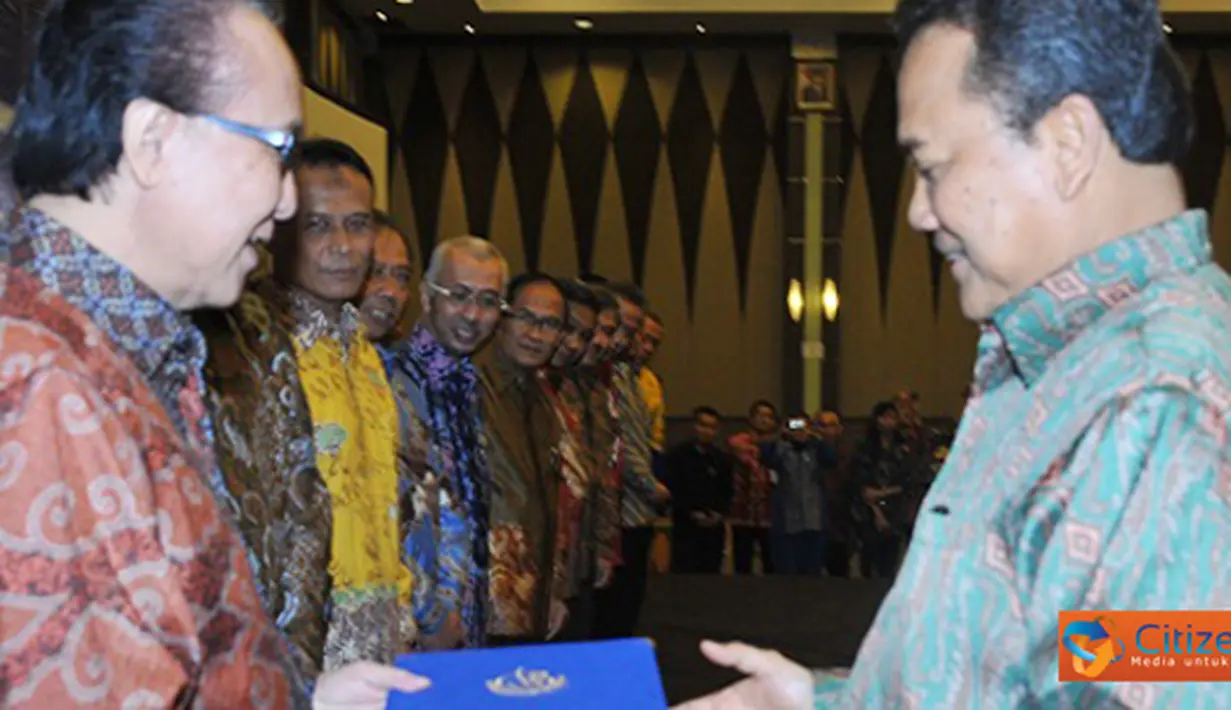 Citizen6, Pekanbaru: Menteri Kelautan dan Perikanan Sharif C. Sutardjo menyatakan bahwa penghargaan ini diberikan sebagai bentuk apresiasi KKP terhadap peran serta pemangku kepentingan dalam pembangunan kelautan dan perikanan. (Pengirim: Efrimal Bahri)