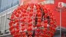 Lampion identik dengan warna merah. (Liputan6.com/Angga Yuniar)