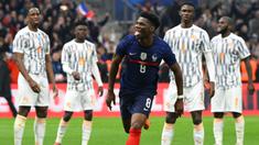 Aurelien Tchouameni dikabarkan telah mencapai kesepakatan secara personal dengan Real Madrid menurut laporan Fabrizio Romano pada Selasa (7/6/2022). Los Blancos selanjutnya hanya tinggal melakukan negosiasi kepada AS Monaco sebagai klub Tchouameni saat ini. Dalam sejarahnya, klub Ibu Kota Spanyol tersebut memang cukup sering mendatangkan pemain asal Prancis, terutama yang berposisi sebagai gelandang. Berikut 5 daftarnya. (AFP/Nicolas Tucat)