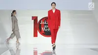Lihat bagaimana tren mode Korea yang ditunjukkan di atas panggung Jakarta Fashion Week 2018.