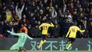 Gelandang Watford, Ismaila Sarr, melakukan selebrasi usai membobol gawang Liverpool pada laga Premier League di Stadion Vicarage Road, Sabtu (29/2/2020). Watford menang 3-0 atas Liverpool. (AP/Alastair Grant)