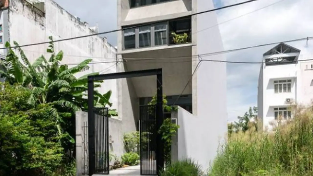 Terlihat Kecil dan Kerempeng dari Luar, Bagian Dalam Rumah Ini Bikin Tercengang