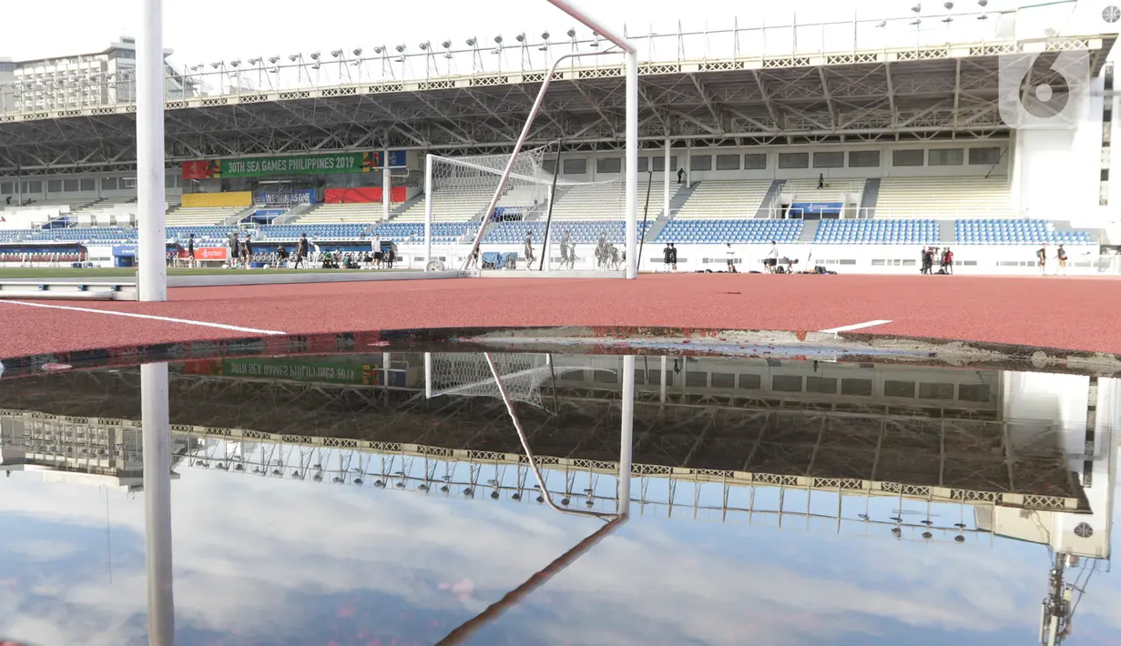 Kondisi Stadion Rizal Memorial di Manila, Filipina, Senin (25/11/2019). Stadion ini akan menjadi venue cabang sepak bola SEA Games 2019. (Bola.com/M Iqbal Ichsan)