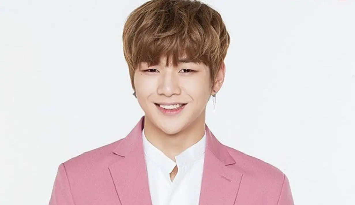 Saat mengisi acara It's Dangerous Beyond the Blankets, cowok berwajah   tampan ini mengaku ingin berkencan. Hal itu terungkap saat ia sedang   bersantai dengan Yong Jung Hyung dan Xiumin. (Foto: soompi.com)