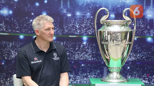 Kunjungan Bastian Schweinsteiger dan Luis Nani
