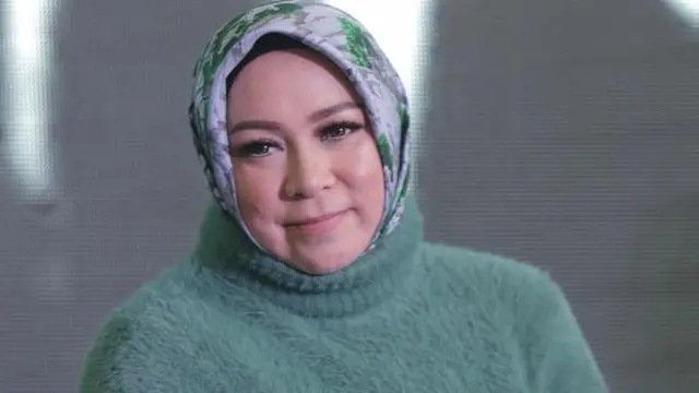 7 Transformasi Melly Goeslaw dari Bobot 100 Kg Hingga Kini 52 Kg, Makin Langsing