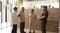 Prabowo, Menhan Sjafrie Sjamsoeddin dan Jaksa Agung Burhanuddin saat penyerahan uang hasil korupsi CPO ke negara. (istimewa)