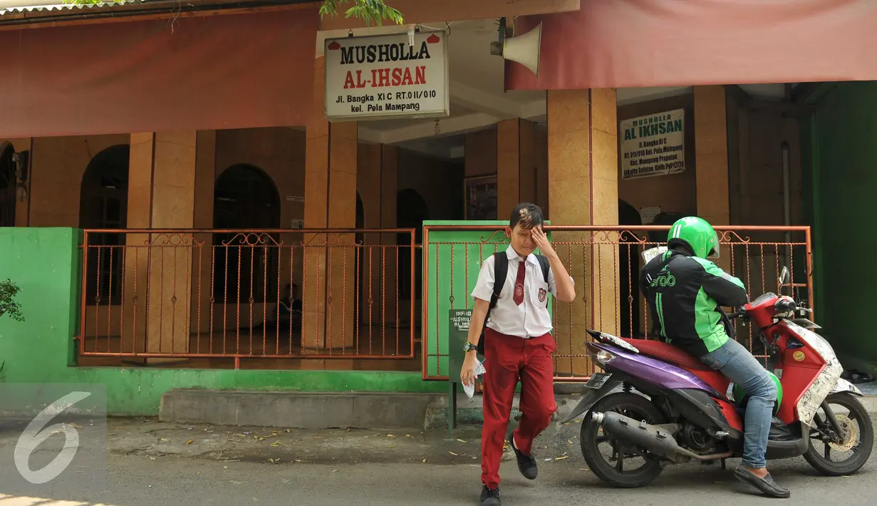Di Musholla ini, Ayah Marshanda, Irwan Yusuf pernah beristirahat, Jakarta Selatan, Selasa (29/3). Ayah Marshanda ditangkap Dinsos DKI karena diduga berprofesi sebagai pengemis (Liputan6.com/ Gempur M Surya)