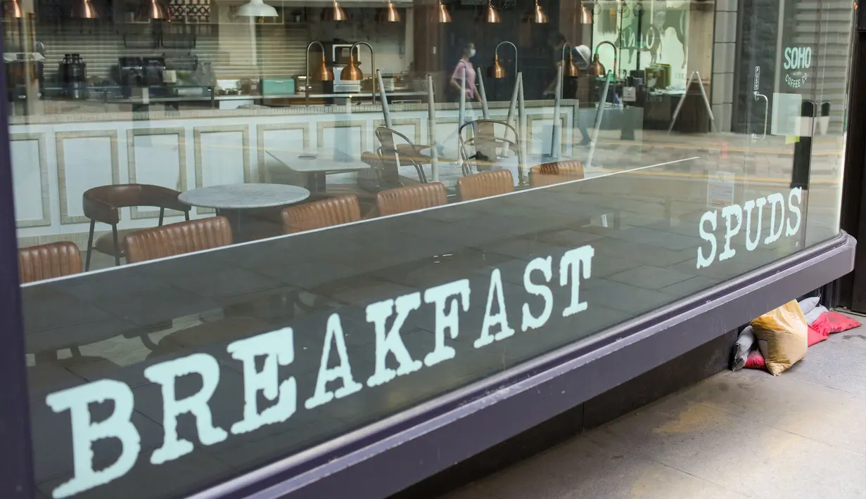 Sebuah kafe yang tutup di London, Inggris, 16 September 2020. Kantor Statistik Nasional Inggris menyatakan tingkat pengangguran di Inggris naik menjadi 4,1 persen dalam tiga bulan hingga Juli, kaum muda menjadi golongan paling terdampak. (Xinhua/Tim Ireland)