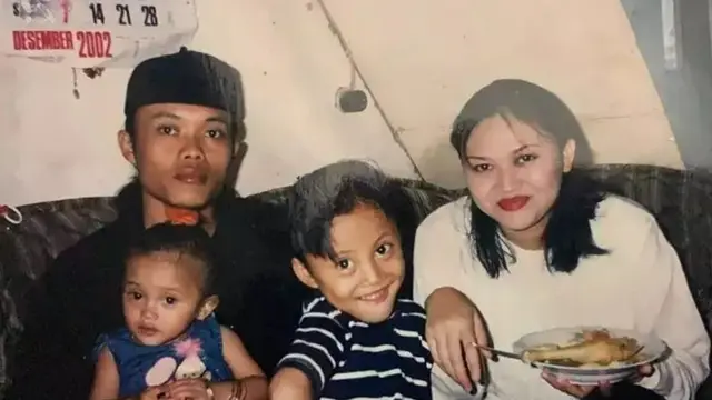 Potret lawas artis bersama keluarga, Rizky Febian (Instagram/rizkyfbian)