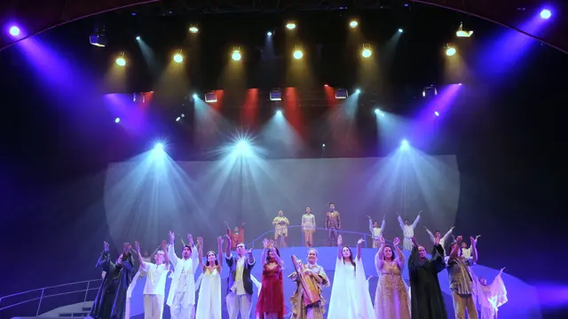 Cinta Tak Pernah Sederhana