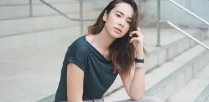 Pamela Bowie dapat pelajaran baru dalam film Hongkong Kasarung.