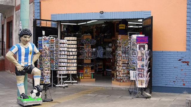 Patung Diego Maradona