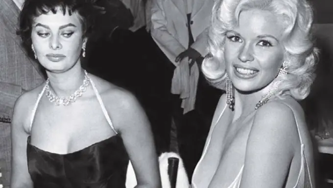 Teman Sukses, Wajar Nggak Kalau Kamu Iri?