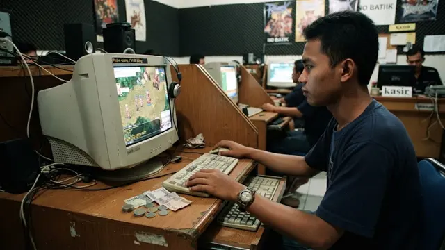 Barang Nostalgia yang Dulu Sering Dibawa Saat Pergi ke Warnet
