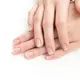 Kunci dari manicure ini ada pada warna yang pas, lapisan tipis, dan hasil akhir yang glossy. (Foto/Dok: Pexels)