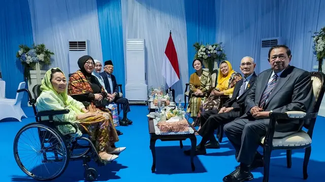 Model Kebaya Puan Maharani saat Hari Bhayangkara/Instagram @puanmaharaniri