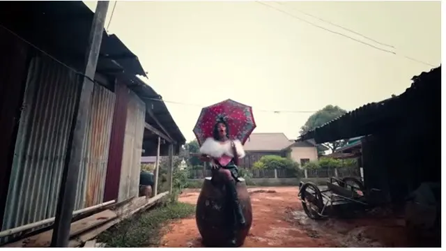 11 Potret Video Parodi 'Sour Candy' Milik Lady Gaga dan Blackpink Oleh Deksorkrao