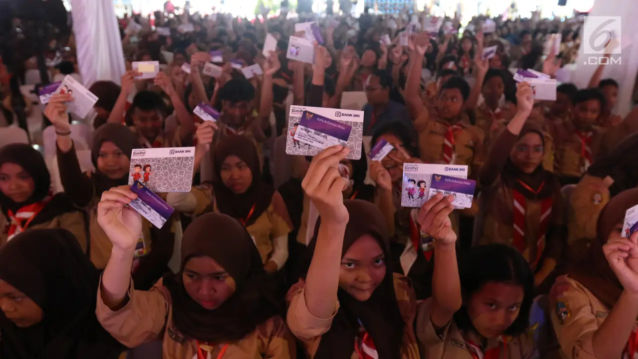 Jokowi Bagikan KIP