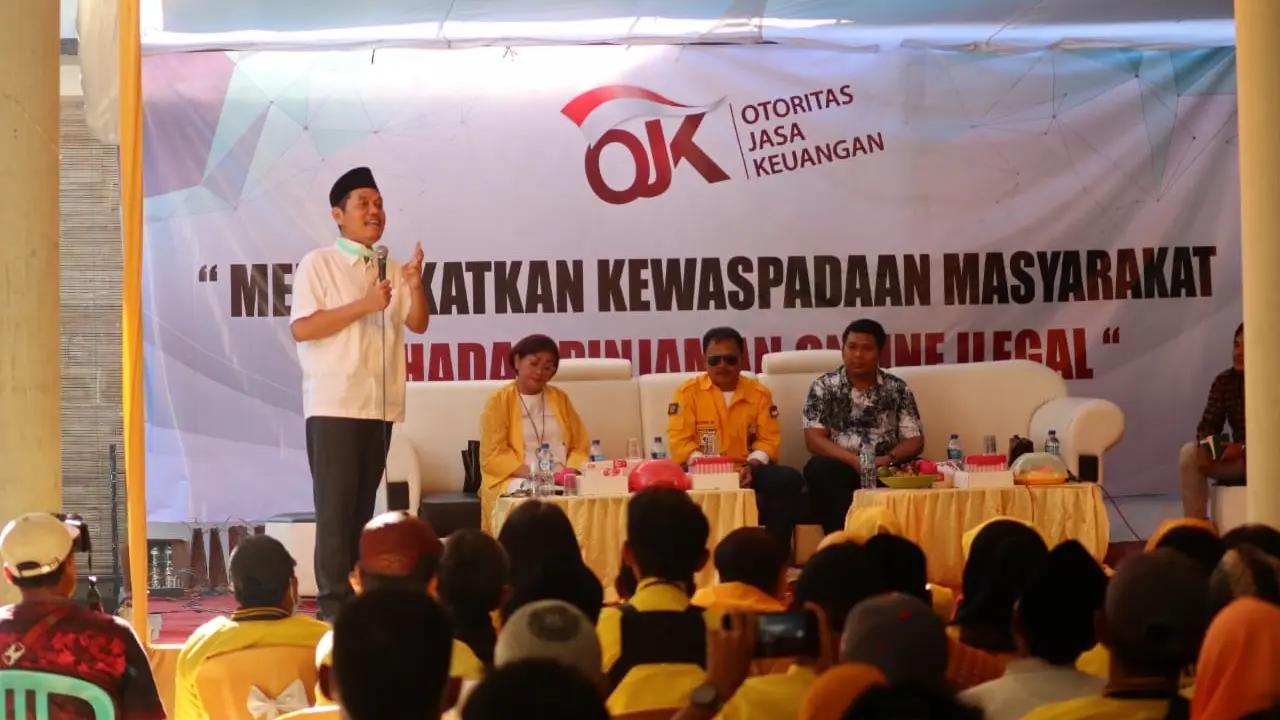 Sosialisasi bahaya pinjol Ilegal oleh OJK dan Komisi XI DPR RI di Banyuwangi (Istimewa)