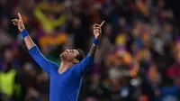 Strker Barcelona, Neymar, merayakan kemenangan atas PSG pada laga Liga Champions di Stadion Camp Nou, Barcelona, Rabu (8/3/2017). (AFP/Josep Lago)