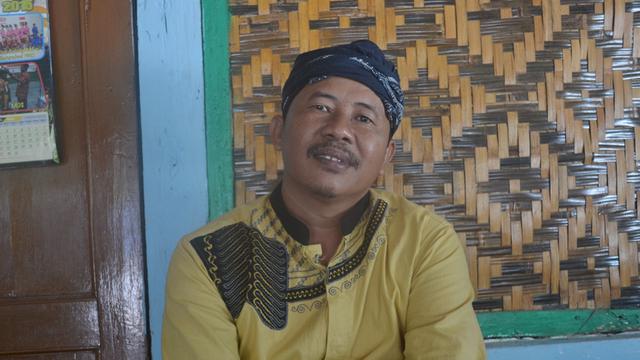 Sulam, juru kunci sekaligus imam Masjid Saka Tunggal, Baitussalam, Cikakak, Wangon, Banyumas. (Foto: Liputan6.com/Muhamad Ridlo)