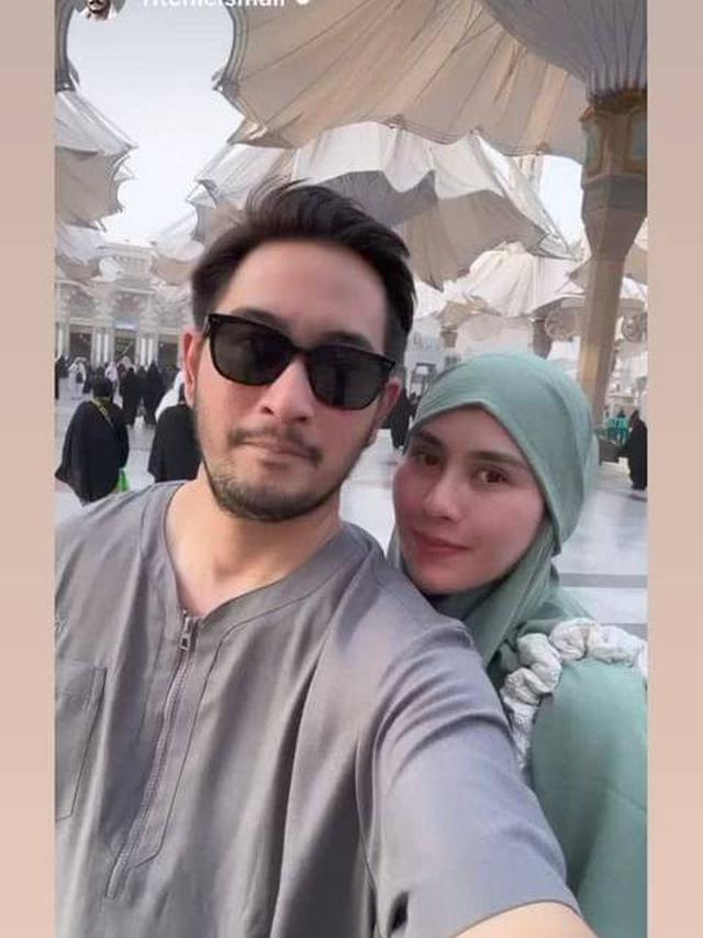 7 Potret Syahnaz Sadiqah Umrah Bareng Jeje, Tampil Bercadar Tuai Sorotan