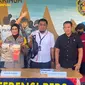 Kabid Humas Polda Lampung, Kombes Pol Umi Fadillah Astutik saat menunjukkan bukti kejahatan pelaku. Foto (Liputan6.com/Ardi)