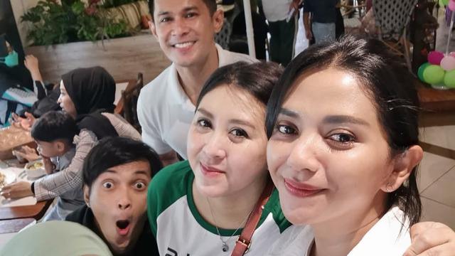 Reuni artis sinetron kolosal era 2000-an (Foto: Instagram/@erringracesita)