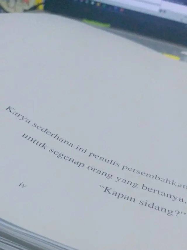 6 Tulisan di Halaman Persembahan Skripsi Ini Bikin Ketawa Geli