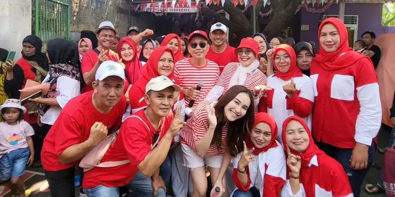 Potret Ayu Ting Ting dan Keluarga Ikut Lomba 17 Agustus dengan Warga Ini Seru Banget