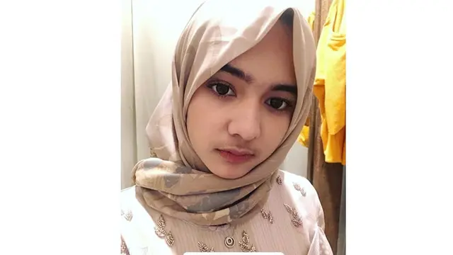 6 Potret Dianda Sabrina Berhijab, Pemeran Gina 'Dari Jendela SMP'
