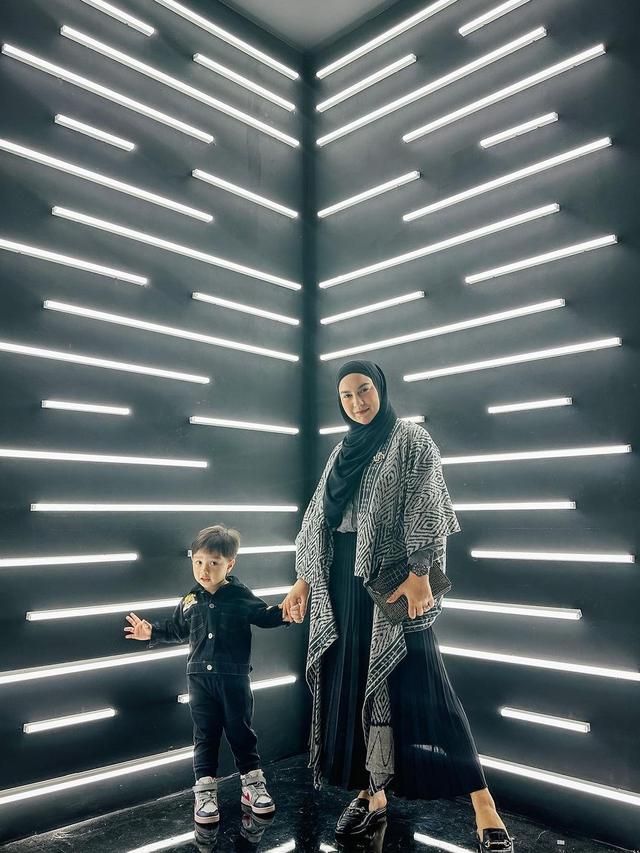 6 Gaya Hijab Irish Bella ala Cewek Kue, Bisa Ditiru untuk Tampilan Cerah Reuni Saat Buka Bersama