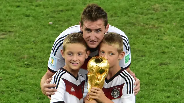 Foto: Barisan 5 Pemain Tertua yang Berhasil Angkat Trofi Juara Piala Dunia Sepanjang Sejarah, Miroslav Klose Terbaru